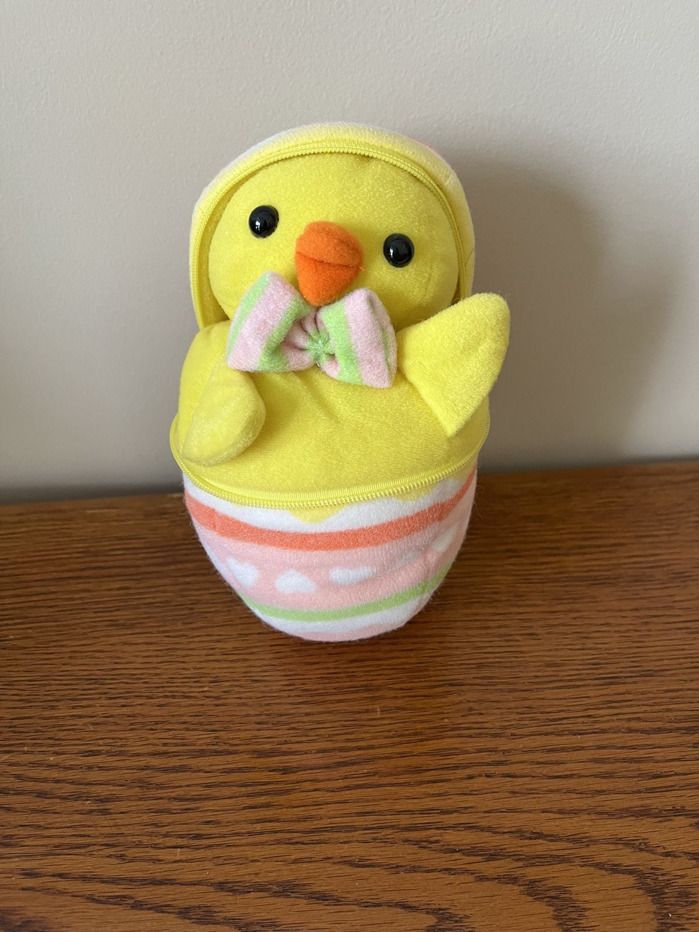 Avon Hatch-A-Chick Plush Toy $5.00