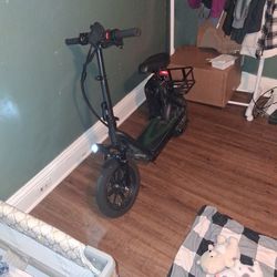 AVOPRO Scooter 25 MPH (Need Tire)