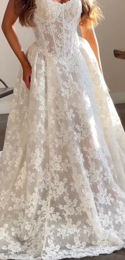Custom Vivienne Atelier Wedding Gown — Ivory White | Vintage-Inspired & Dramatic