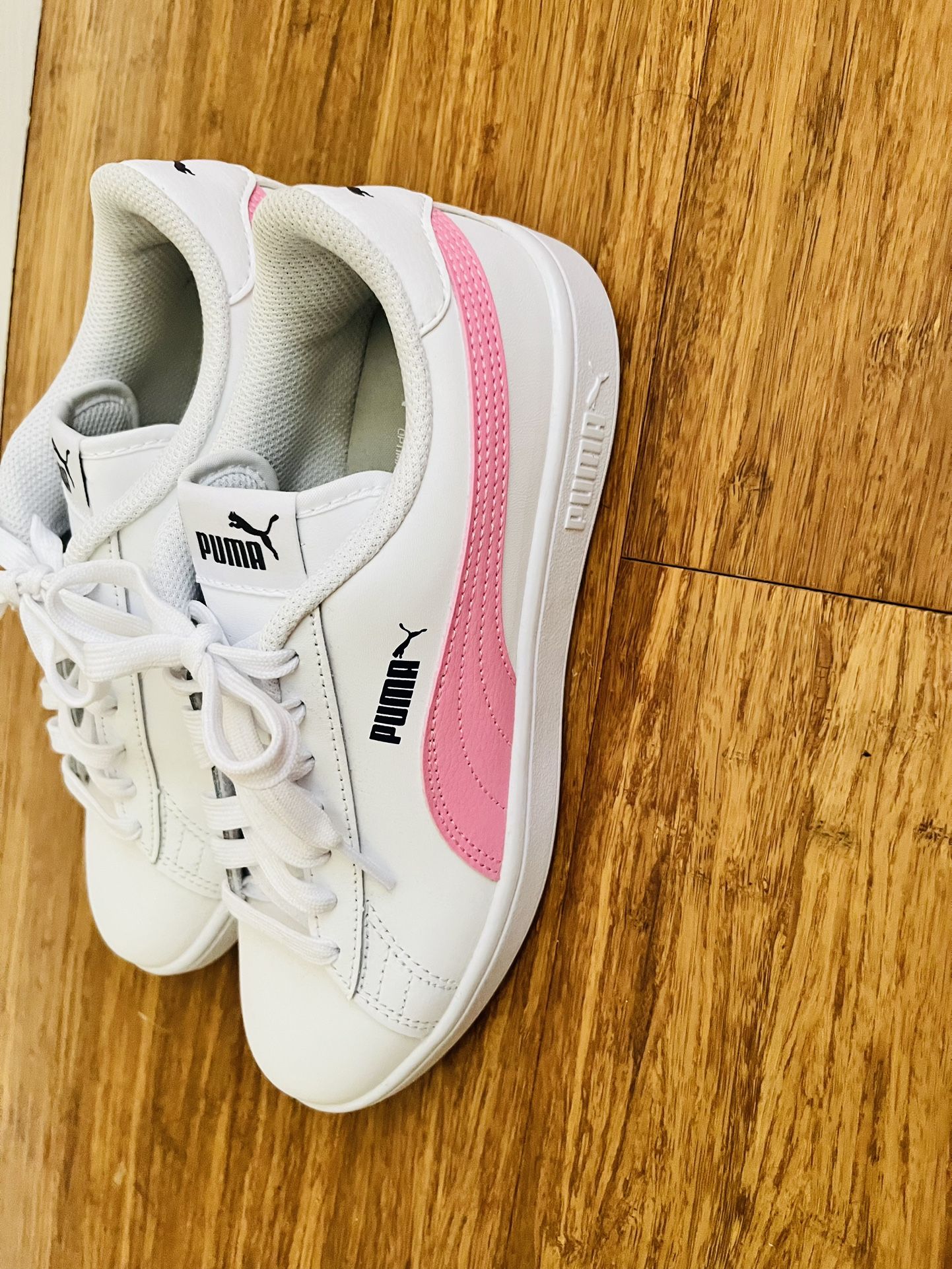 Brand New Puma Smash V