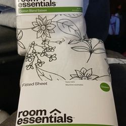 Set Of 2 Queen Fitted Sheets 20.00