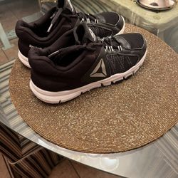 Women Shoes 👟 Reebok Size 6