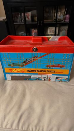 Vintage 1968 Hot Wheels Talking Service Center Case - String Pulls, Silent