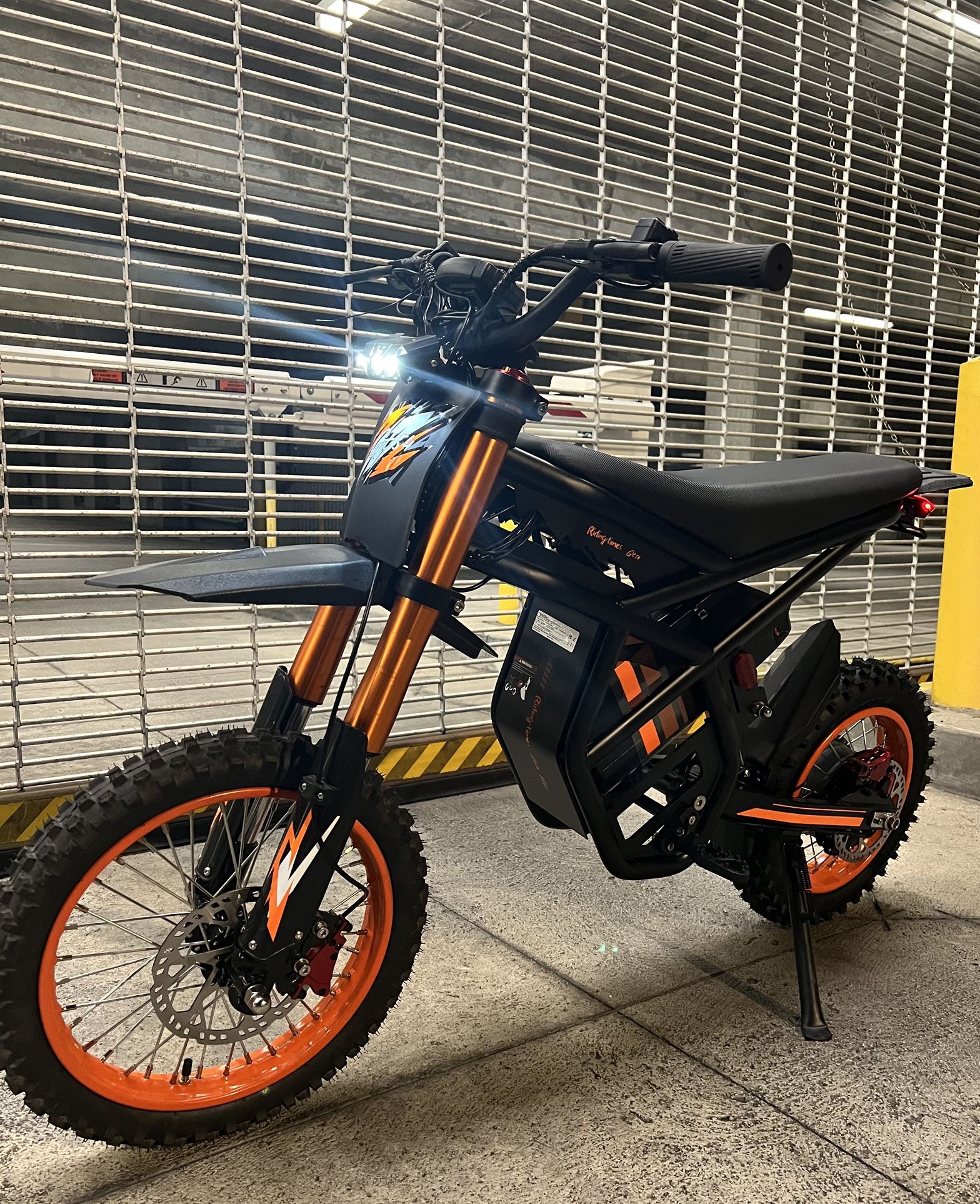2400W Heavy Duty Mini Electric Pit Bike, GT54, 37MPH🚀, Full Suspension (Same Specs As Tuttio)