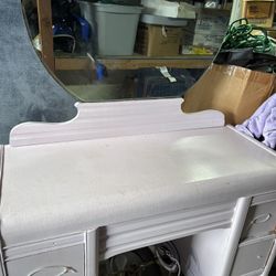 Vanity And Dresser Set