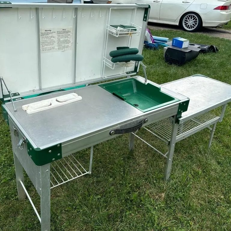 テーブル・チェア・ハンモック Coleman Kitchen Model No. 840-700 Coleman Kitchen 840-700 for Sale in Covina, CA - OfferUp