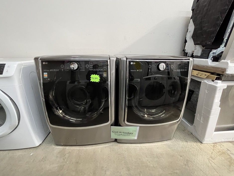 mega-capacity-lg-front-load-washer-5-2-cubic-feet-dryer-9-0-cubic-feet