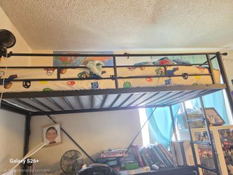 Low loft bed