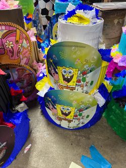 Spongebob SquarePants three tier pinata with balls