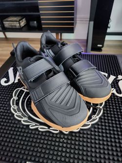 TYR Mens L- 2 Lifters Gum Black 10.5 Mens