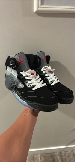 Air Jordan 5 Retro Black Metallic Sneakers mens 9.5