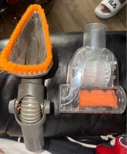 New ! Hoover Rewind Windtunnel Vacuum Tools Brush Wand Pet Hair Attachments UH71255 located off lake mead and Simmons area asking $$15 for the set