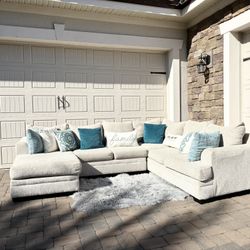 Gorgeous U Shape Sectional Couch 