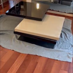 Swivel coffee table very nice