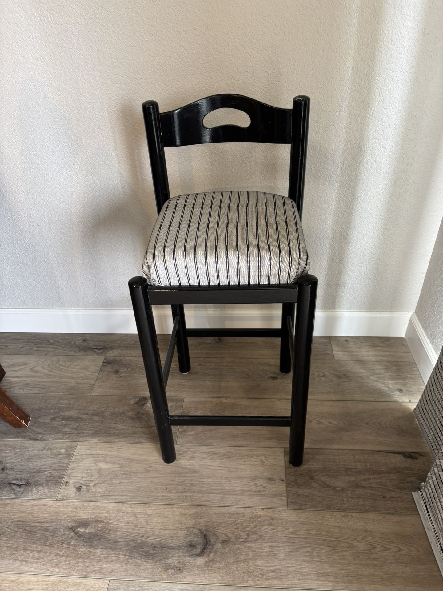 4 counter height, stools