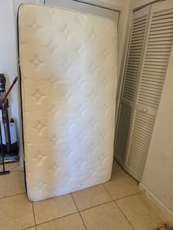 Coolvie Twin Mattress, 10 Inch Twin Size Hybrid Mattress, Individual Pocket Springs with Memory Foam