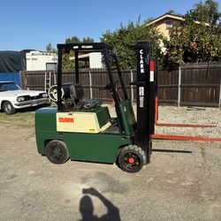 Clark forklift (Read listing)