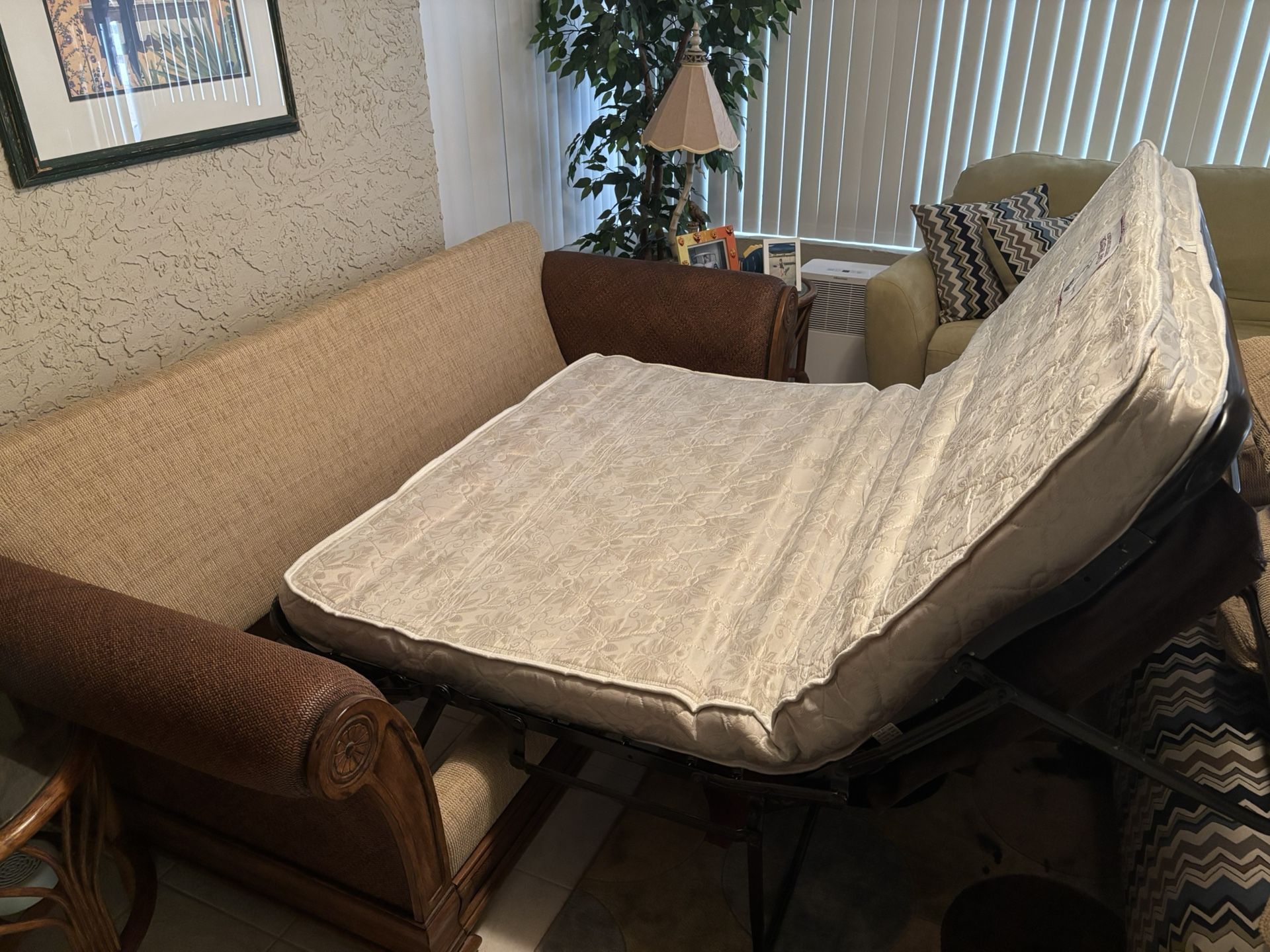 Couch Would Pull Out Mattress