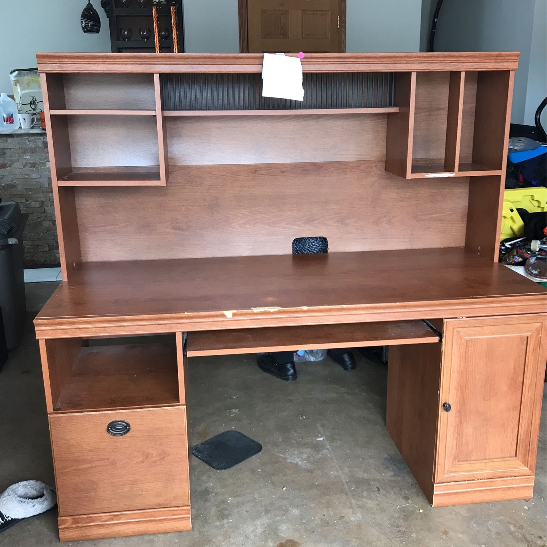 Desk With Hutch