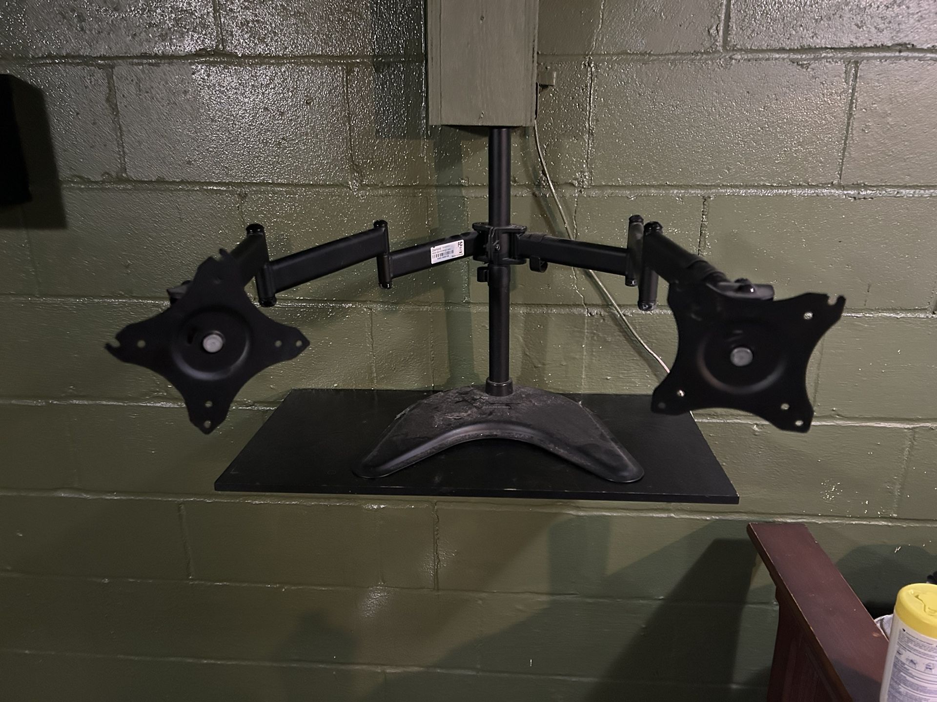 Dual Monitor Mount