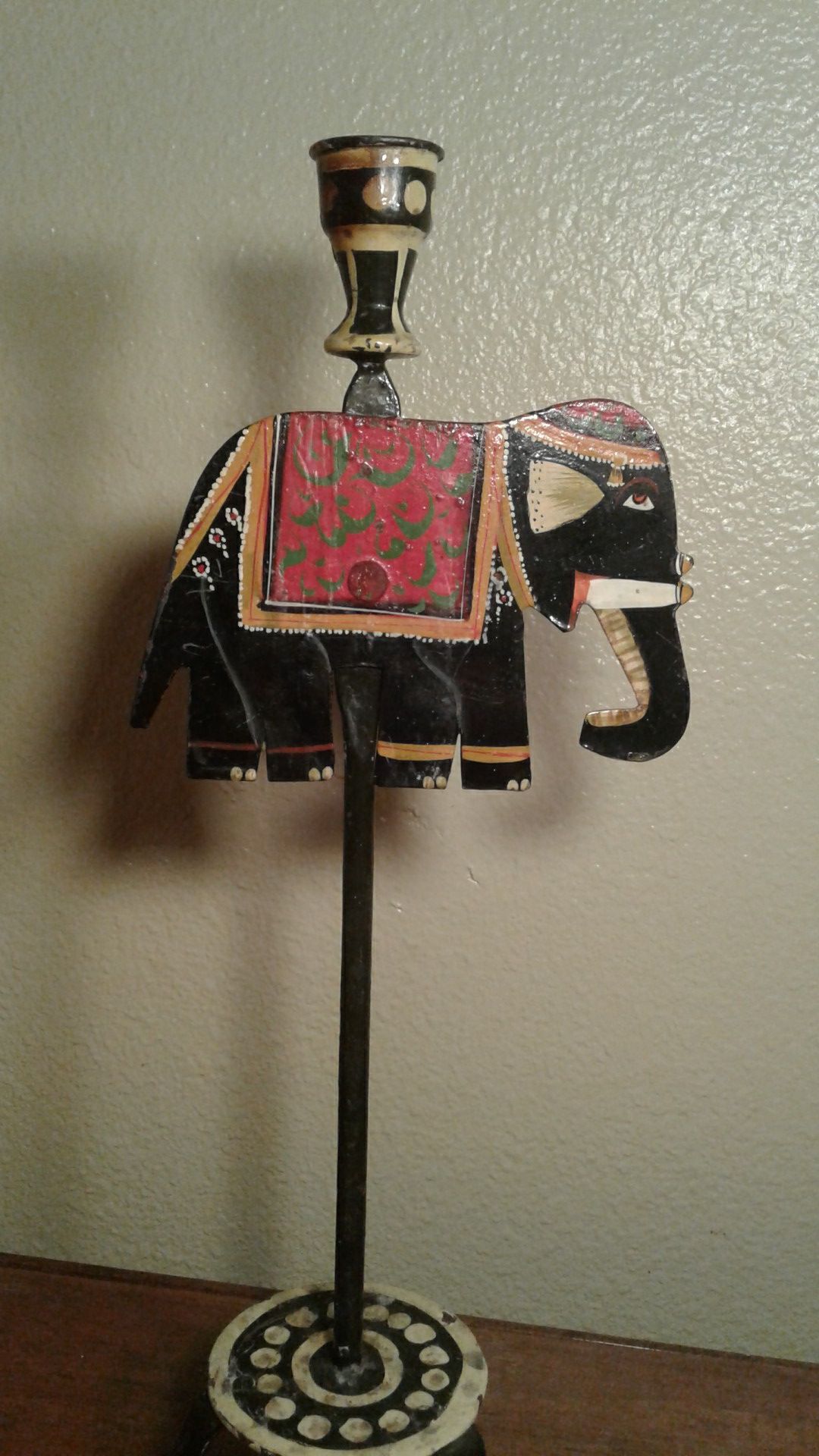 Metal elephant candle holder
