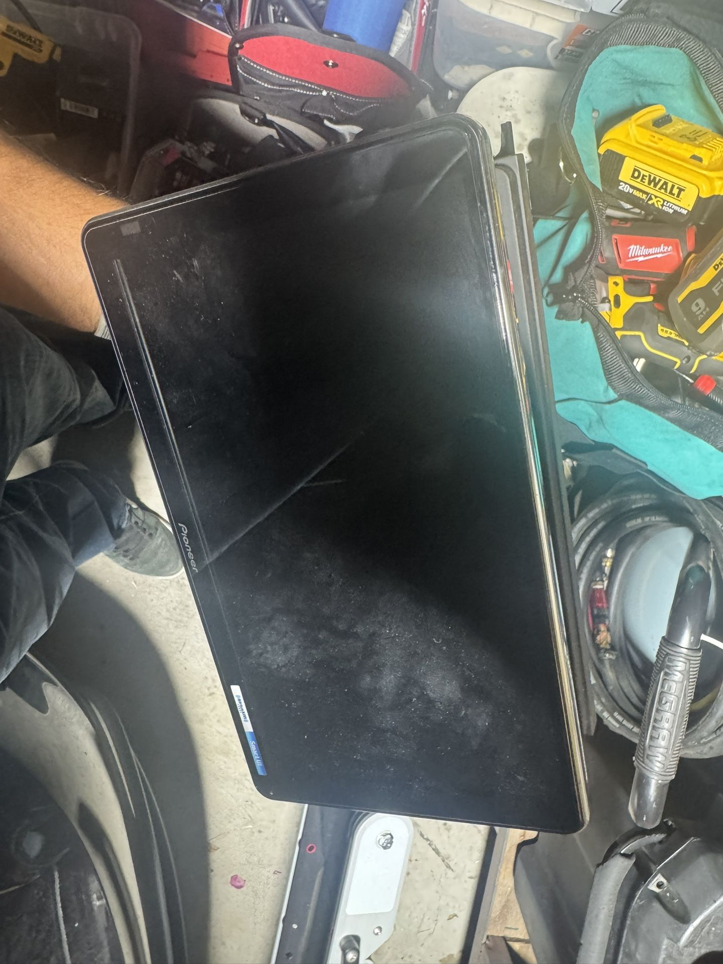 Pioneer DMH8600