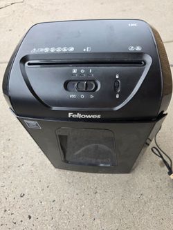 Fellowes 12C Shredder 12 Sheet Cross-Cut Paper Shredder  excellent working  condition