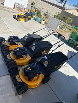 Shop DEWALT 21 in. 150cc Briggs and Stratton 625ex Engine Rear Wheel Drive 2-in-1 Gas Self Propelled Walk Behind Lawn Mower Questions & Answers (211)