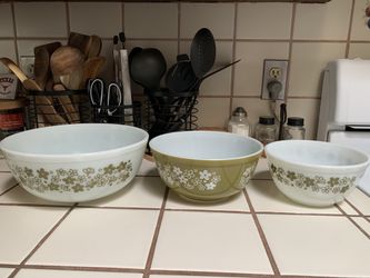 Vintage Pyrex Spring Blossom 3 Piece Bowls
