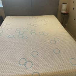 Queen Bed Set – Revive Hybrid Mattress + Gray Frame (Like New)