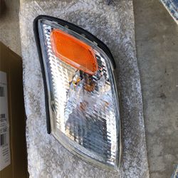 1997 Side Marker Parking Turn Signal Corner Light Driver Left LH for 97-99 ES300