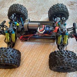 E MAXX TRAXXAS 