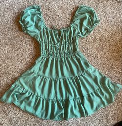 Green ruffled puffed sleeves mini dress