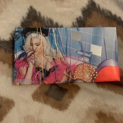 Kylie Jenner Sipping Pretty Pressed Powder Palette