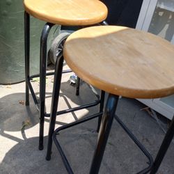 2 CHAIRS