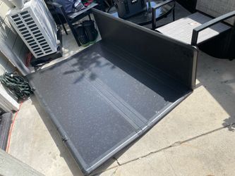 Oedro truck bed cover, hard, folding, 5ft bed