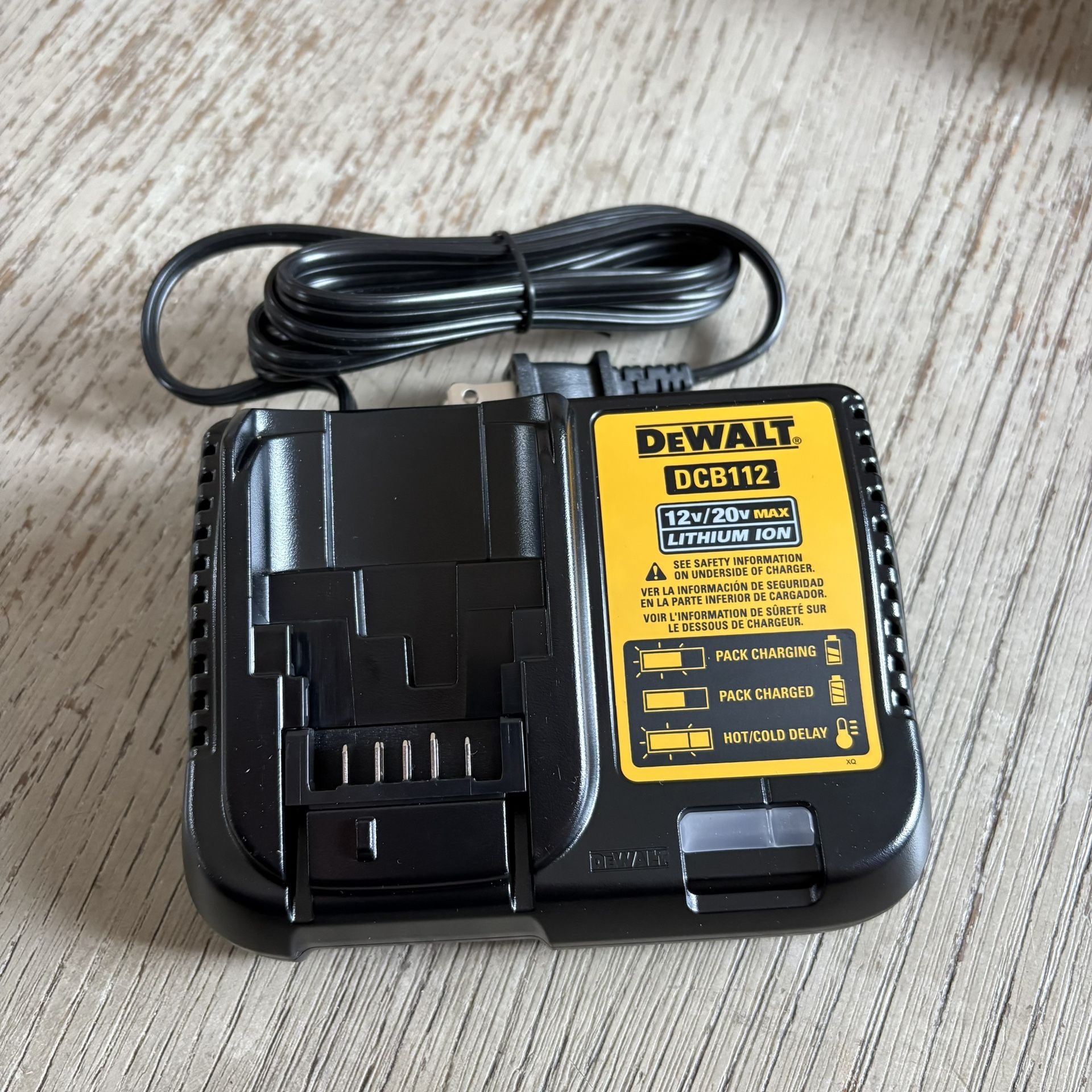 Dewalt DCB112 20V And 12Volt Charger