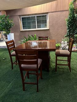 Counter Height Dining Table Set with 4 Chairs 54 inches long 44 inches wide 36 inches tall
