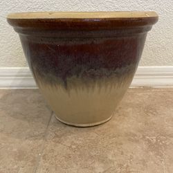 Large, Like New, Attractive Glazed Ceramic Pot