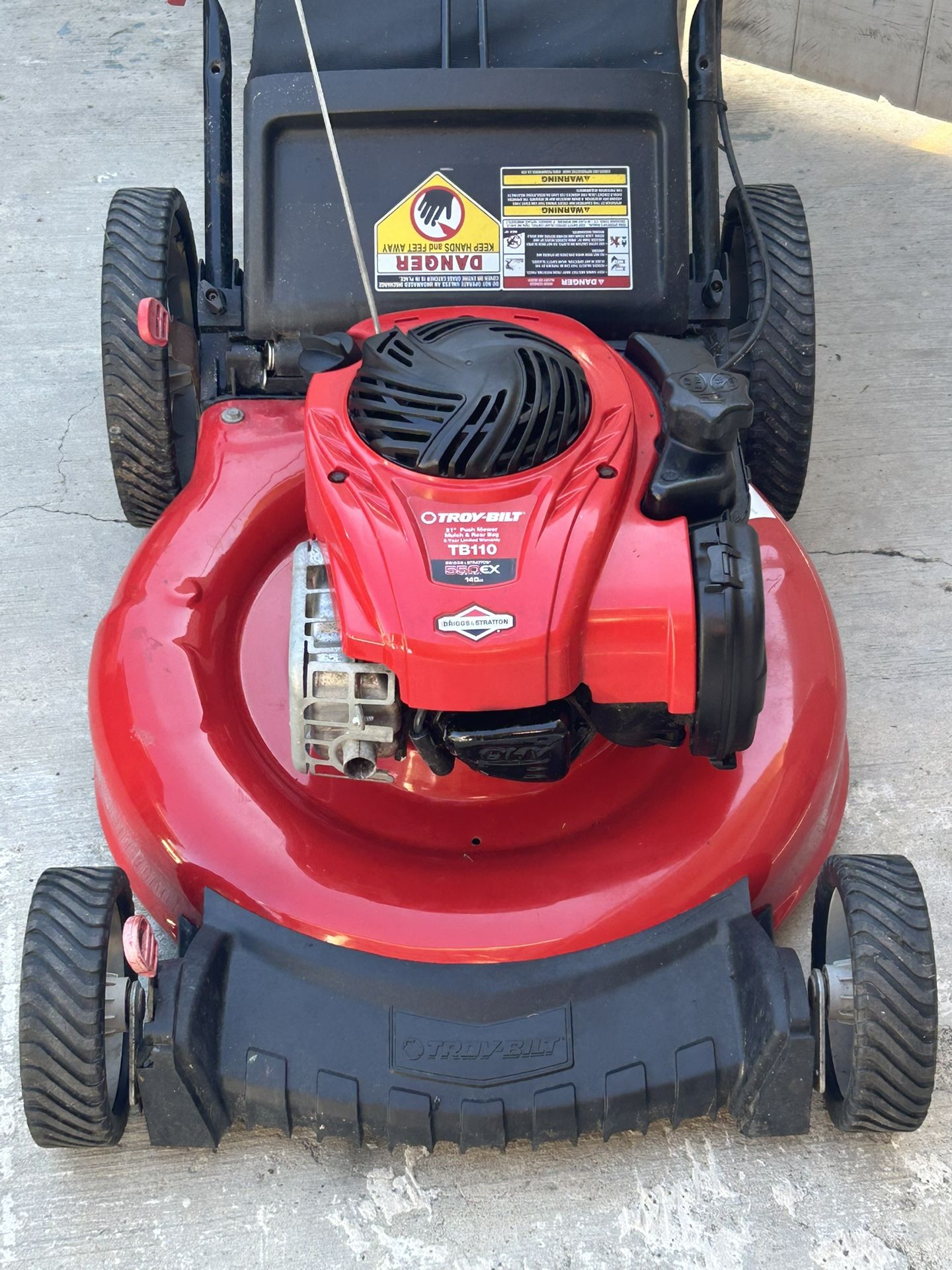 TROY-BILT lawnmower. Like New condition lawn mower.