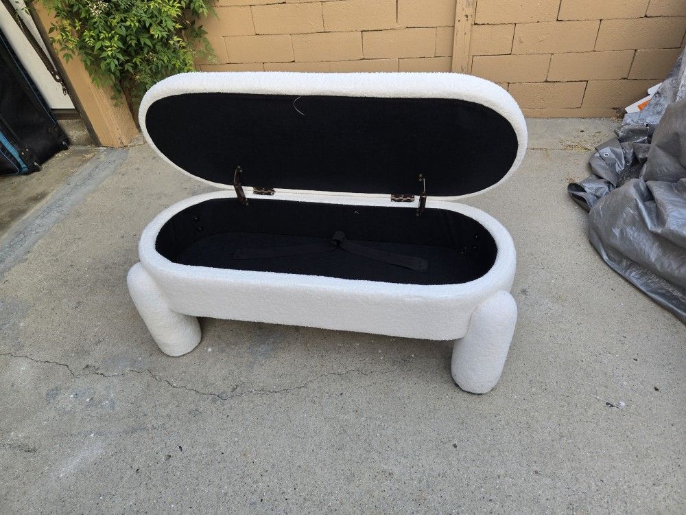Off White OTTOMAN