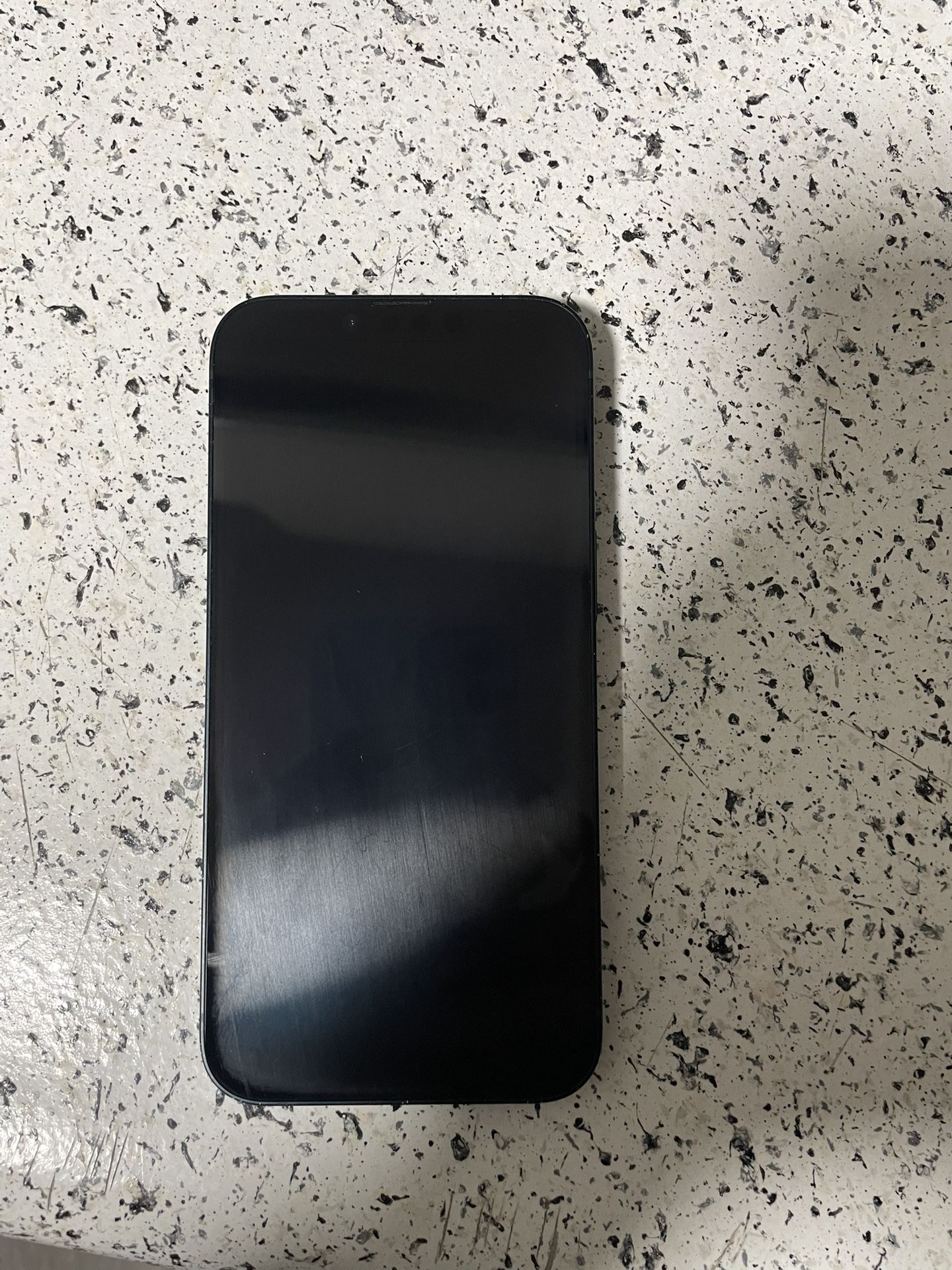 iPhone 14 midnight blue