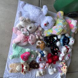 Stuffed animals lots of them