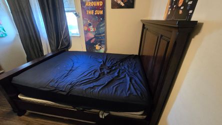 Wood frame bed