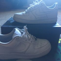 Nike Air Force Ones Low ‘07 (White) S: 8 1/2 M , 10 W