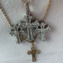 SOLID 10k Gold Chains&Charms‼️📲‼️📲 ‼️📲TRADE FOR NICE MOISS💍OR IPHONE 15/16 