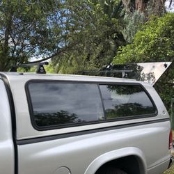 Camper shell / L77”xW 59