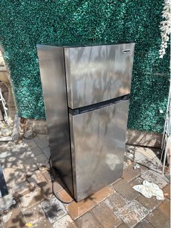 Magic Chef Mini Fridge