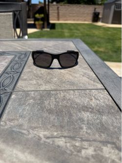 Oakley sunglasses men’s polarize