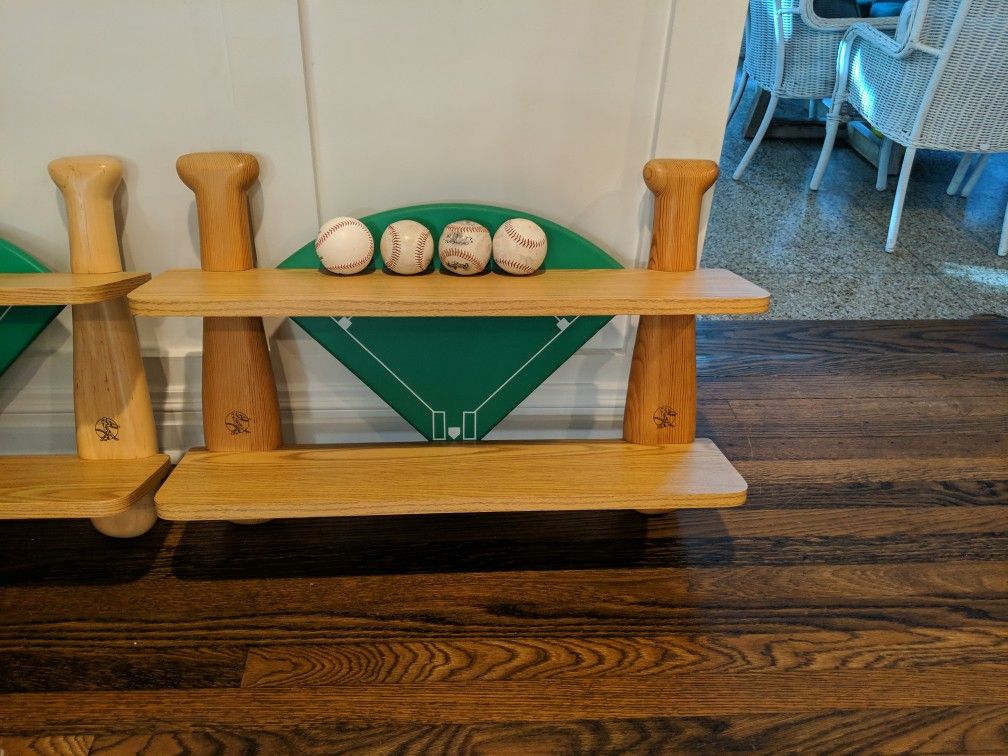Inmon Ent Baseball-Style Shelf